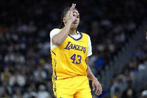 卡尔：深刻体会到了NBA的竞争有多么惨烈 会从中汲取宝贵经验