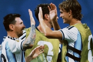 帕斯社媒晒与梅西一起庆祝照片：言语已无法表达