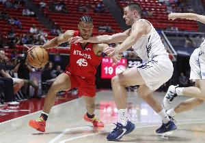 可圈可点！以赛亚·王19分钟5中2拿到10分2板2断 三分2中2